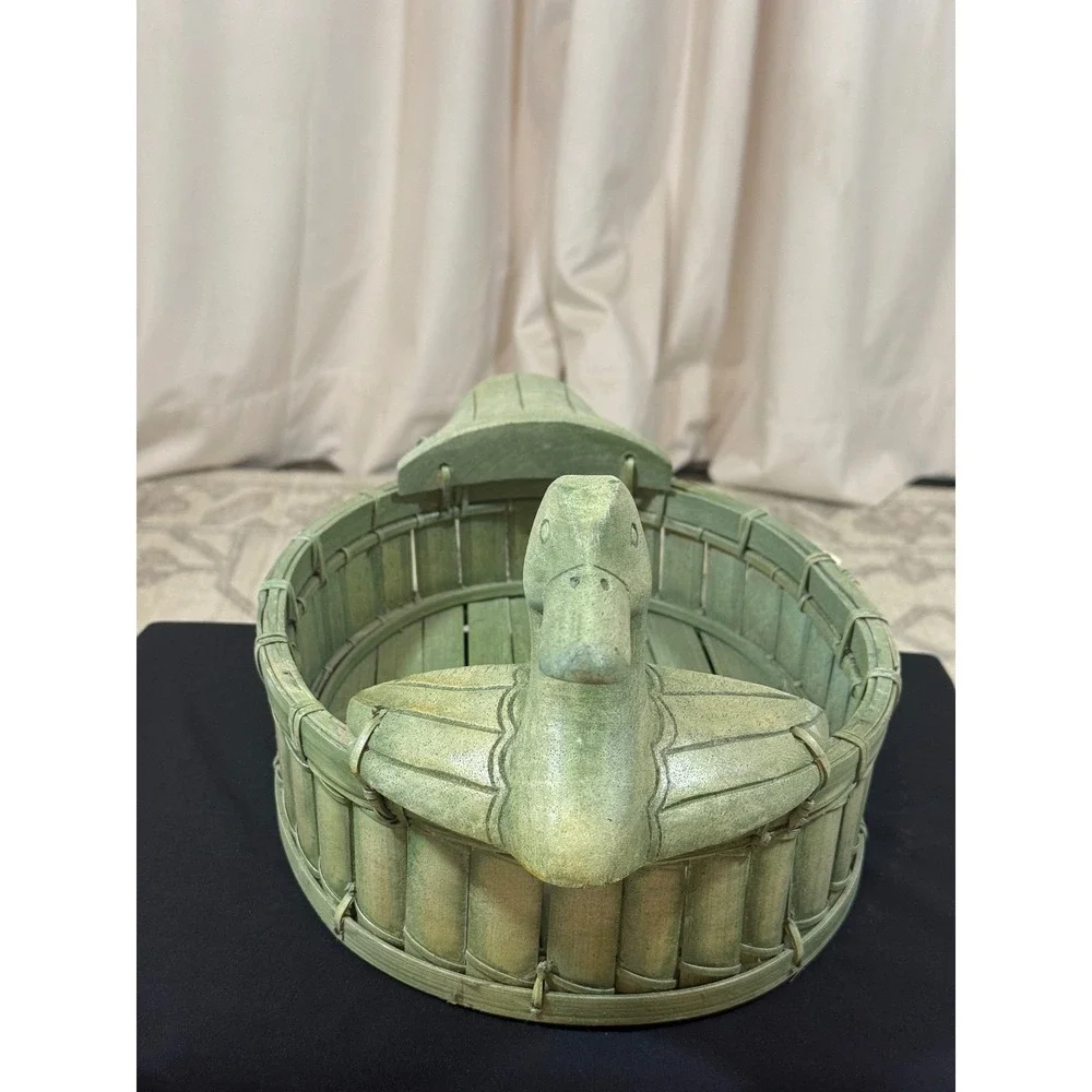 VTG Green Toyongan Duck Tray‎ Bamboo Rattan Basket Hand Carved Duck Finial